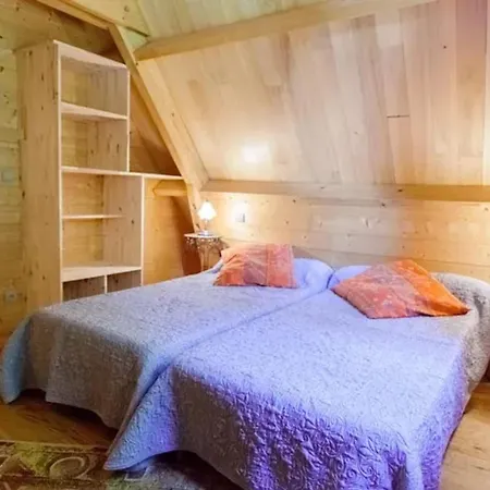 Confortable A Avec Piscine Chalet